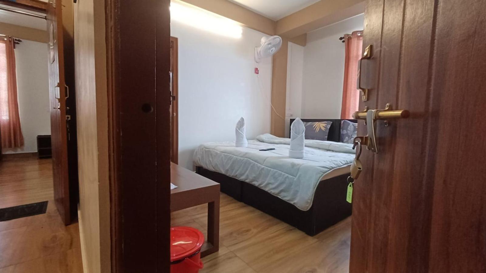 Aroma Inn Shillong Extérieur photo