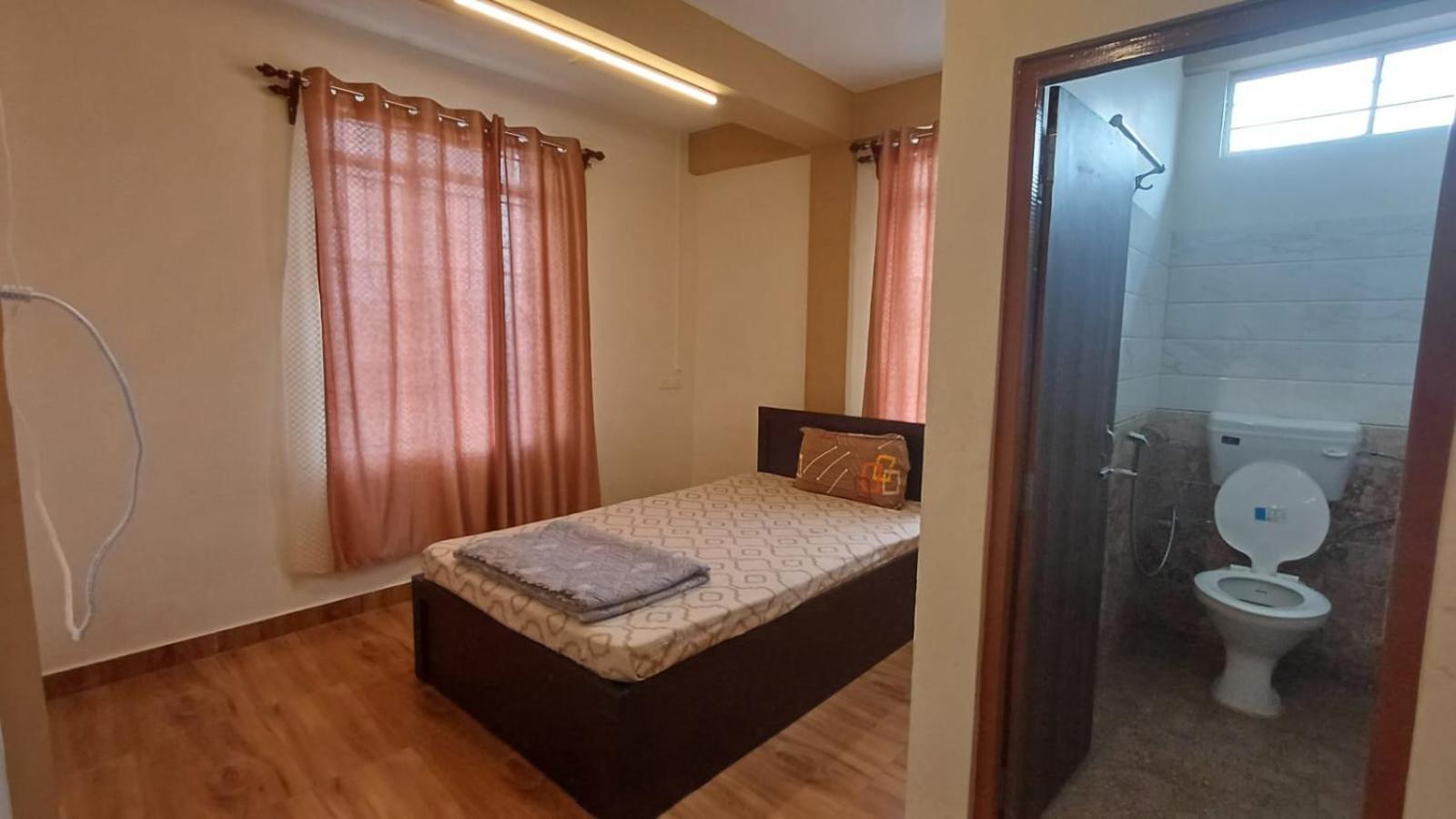Aroma Inn Shillong Extérieur photo