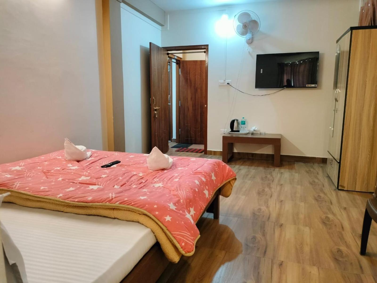 Aroma Inn Shillong Extérieur photo